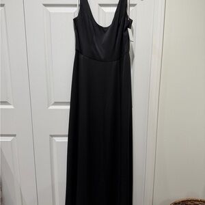 David's Bridal Black Sleeveless Scoop Maxi Gown